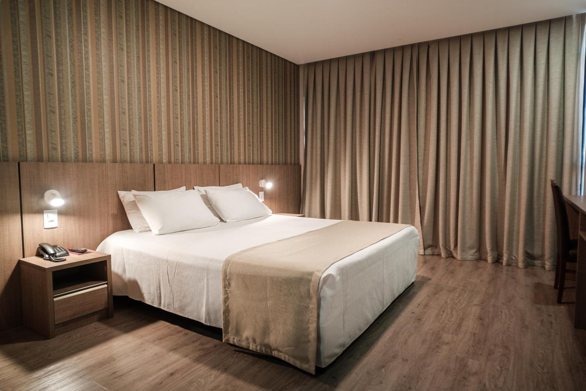 Bello Hotel Toledo  Eksteriør billede