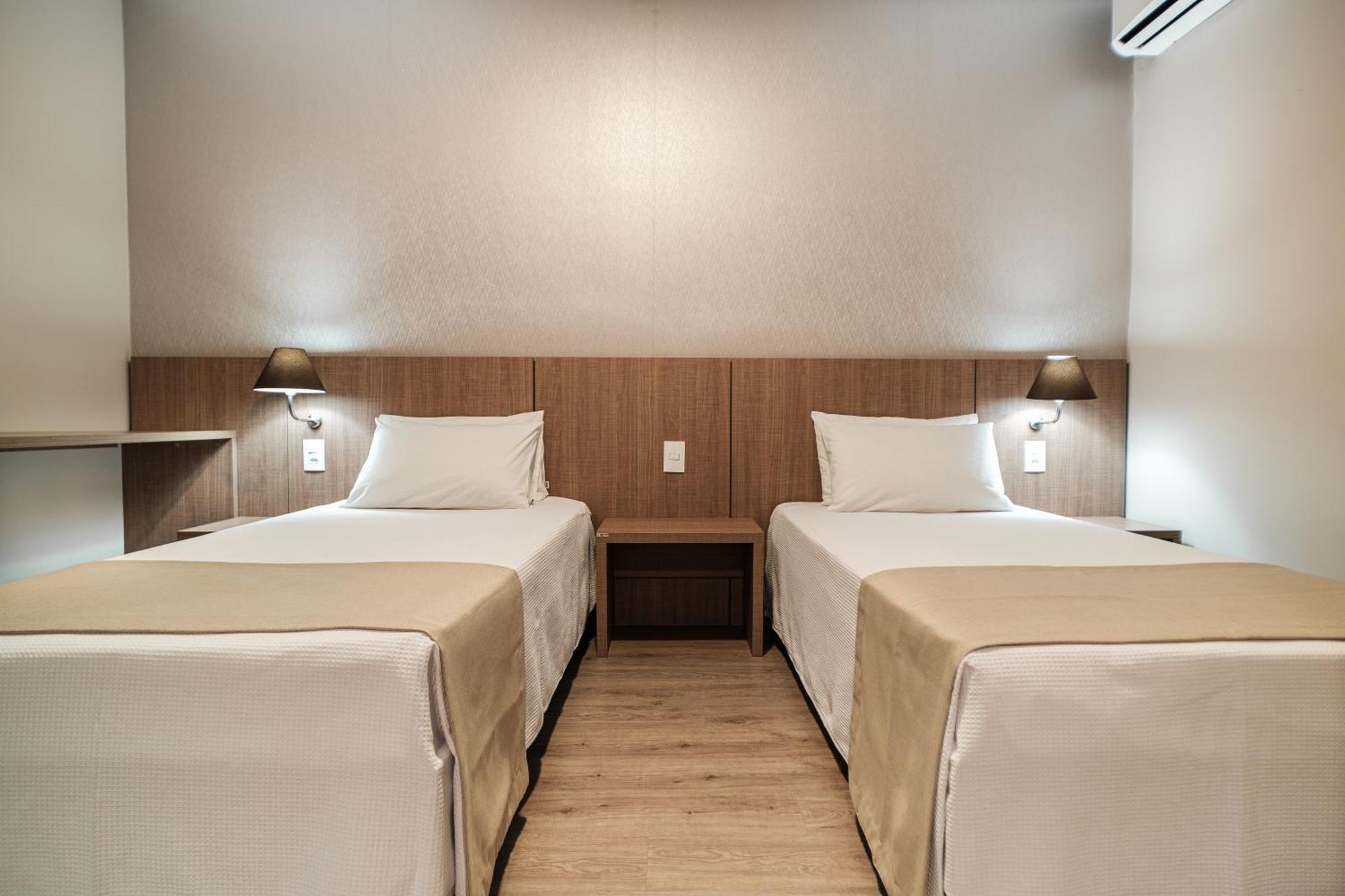 Bello Hotel Toledo  Eksteriør billede