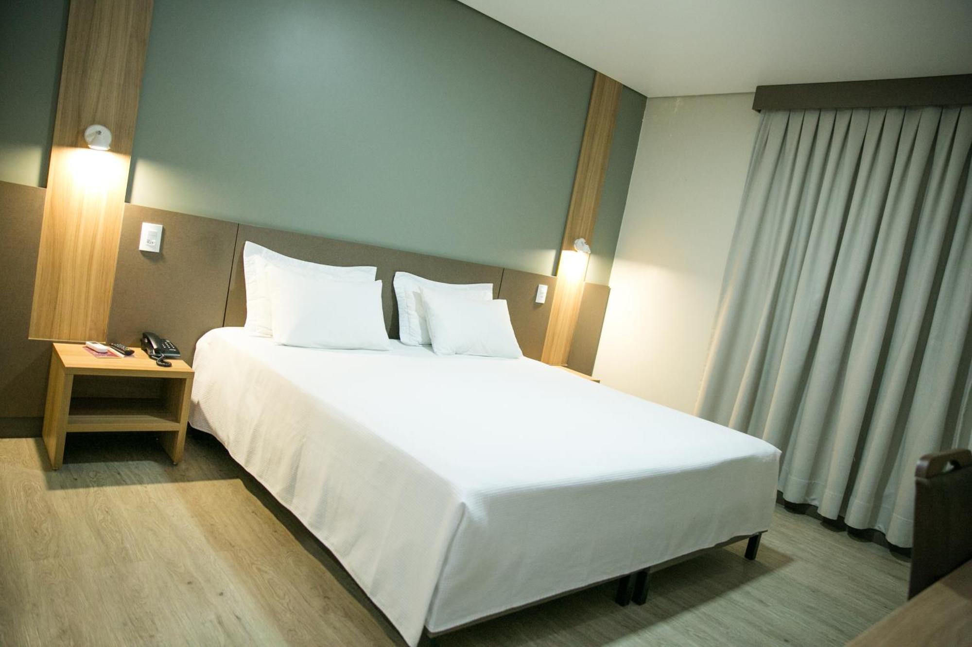 Bello Hotel Toledo  Eksteriør billede