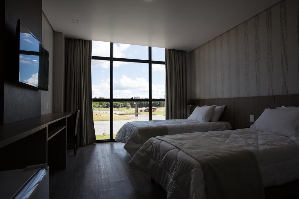 Bello Hotel Toledo  Eksteriør billede