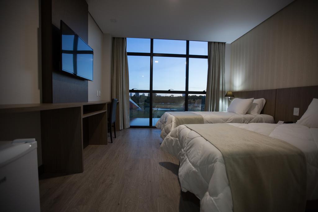 Bello Hotel Toledo  Eksteriør billede