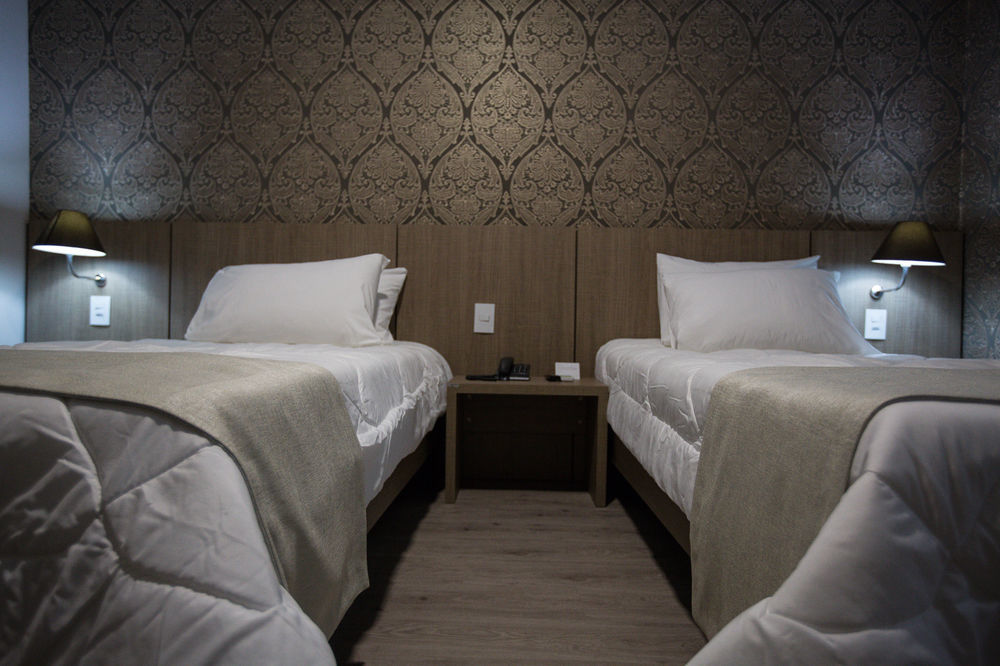 Bello Hotel Toledo  Eksteriør billede